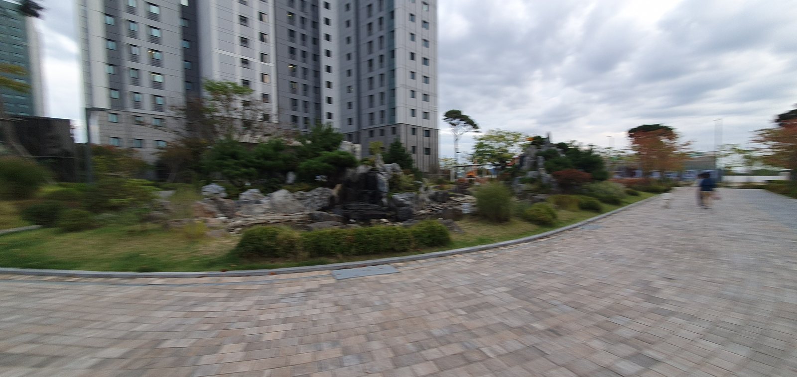 단지 입구 조경